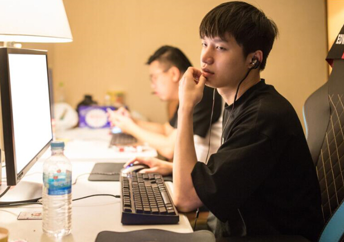 竞技宝-JackeyLove连续二十场比赛得分超过战术调整，加拿大队挑战极限！的简单介绍